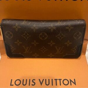 Louis Vuitton Monogram Retiro Zippy Wallet in Noir Black Brown Logo